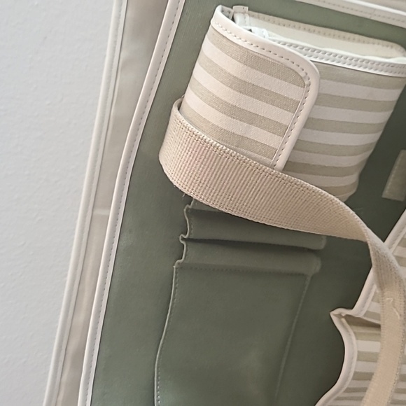 Creating Keepsakes Craft/ Scrapbook Bag Cream and Green Striped Bag - Picture 7 of 10